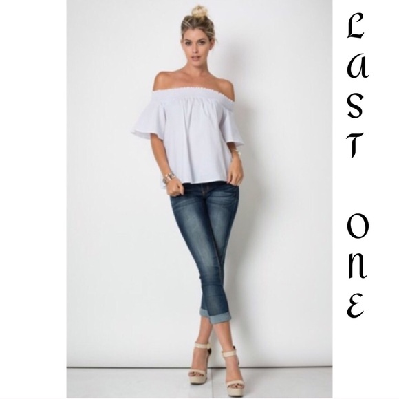 The O Boutique Tops - 🎉CLEARANCE🎉 White Off-Shoulder Short Sleeve Top